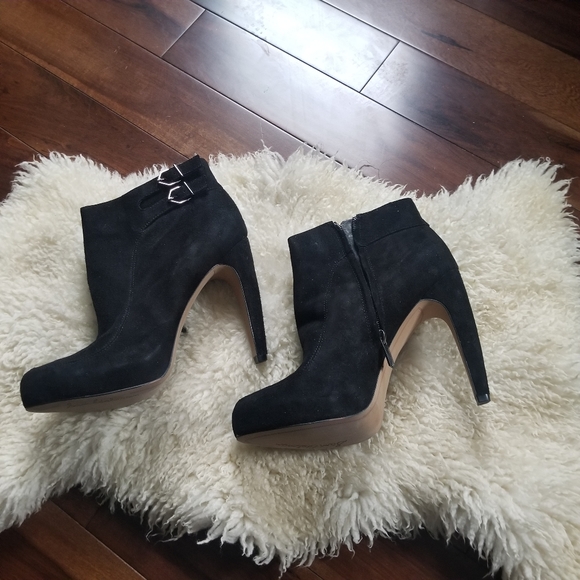 Sam Edelman Shoes - Sam Edelman "Kit" Black Suede Booties